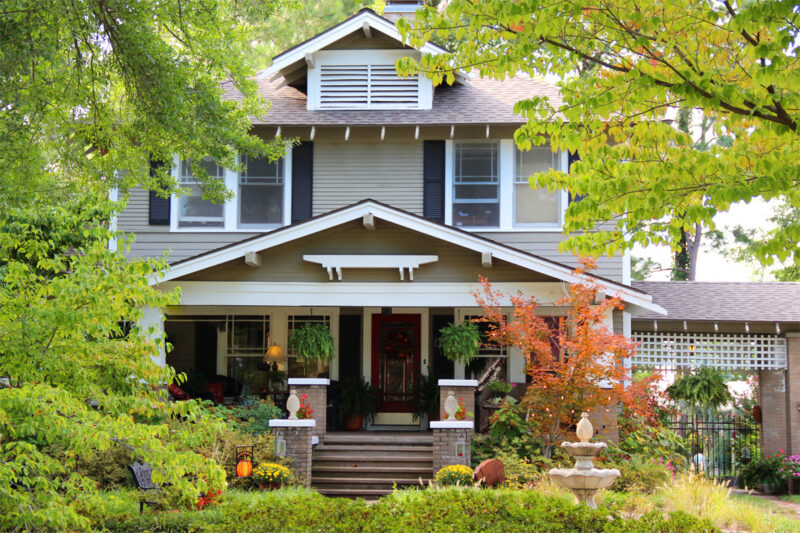 Craftsman home with contrasting trim and siding